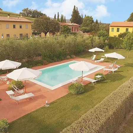 Borgo Piccaratico Agroturismo *